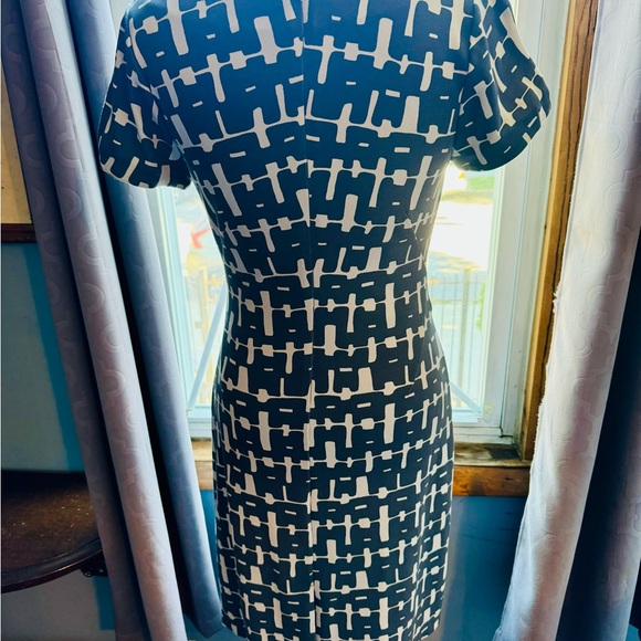 2009 Banana Republic gray nylon, spandex blend size 4 dress geometric design - Picture 11 of 14